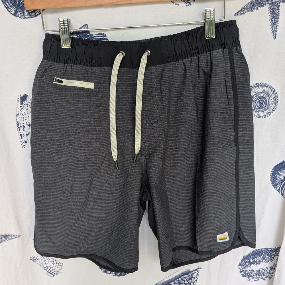 Vuori Banks Short Unlined 7" Grey Stripe Like New Mens Small